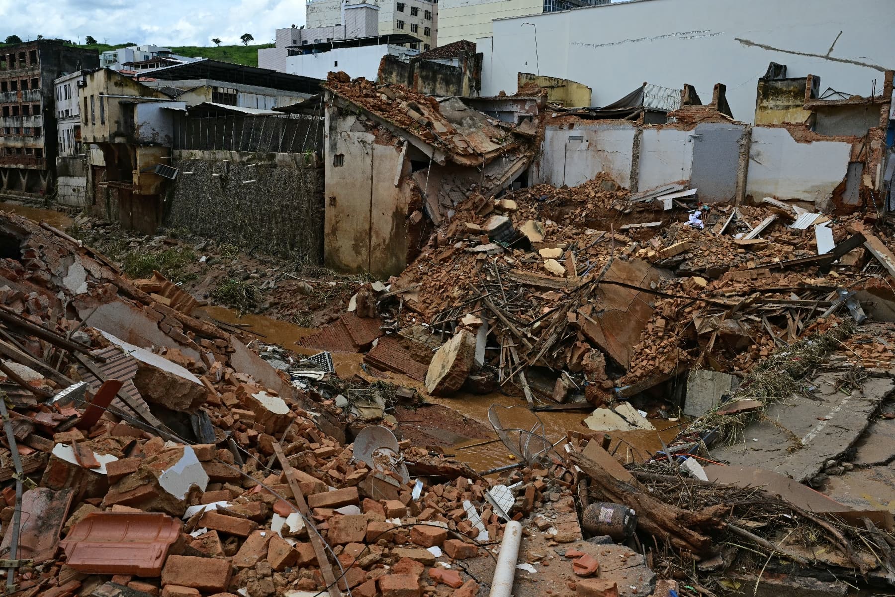 Brésil : 46 morts dans des inondations catastrophiques