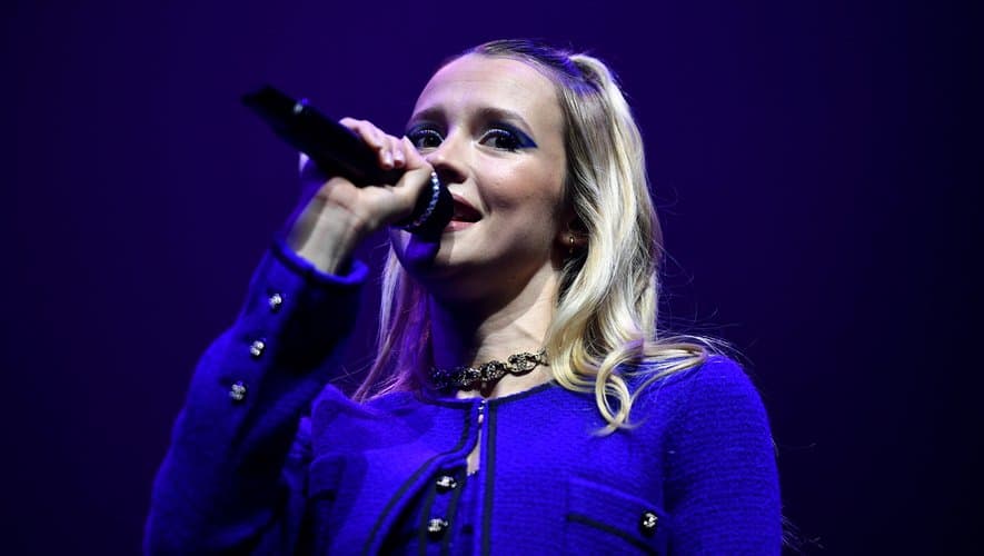 Angèle face au fisc français : quand la célébrité attire l'attention fiscale